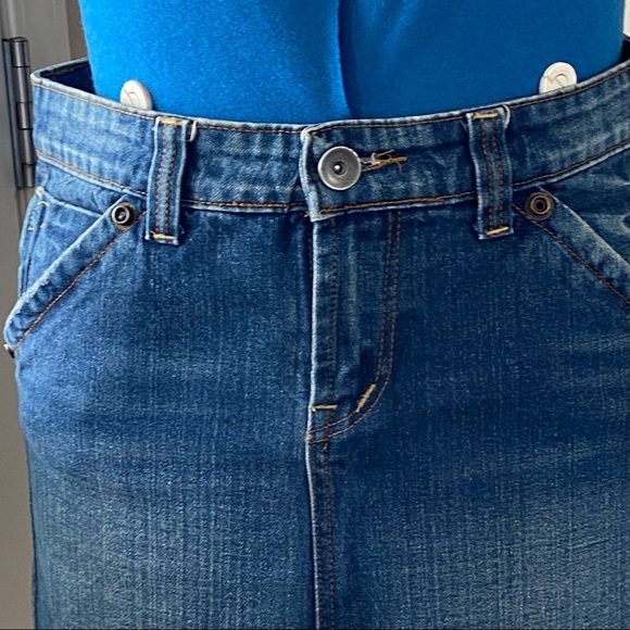 The Cove woman blue denim zipper front closure mini skirt. Size L. Pre-owned. - Picture 4 of 12
